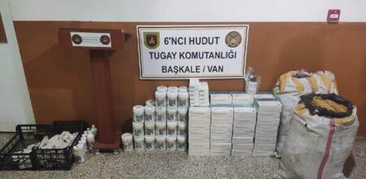Hakkari ve Van\'da kaçak sigara ile cep telefonu ele geçirildi