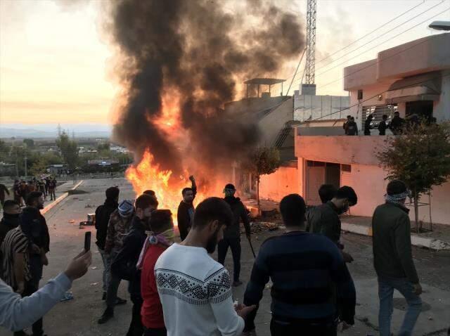 Irak Kürt Bölgesel Yönetimi'nde protestocular binaları ateşe verdi: 15 yaralı