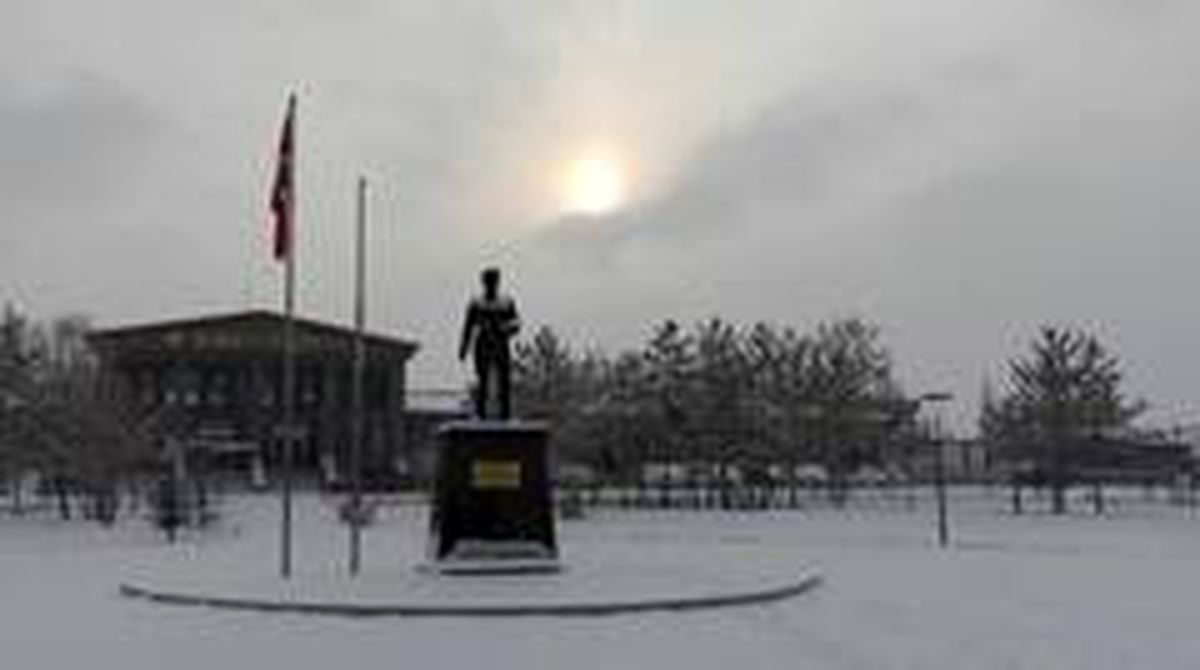 Kars\'ta kar yağışı etkili oluyor