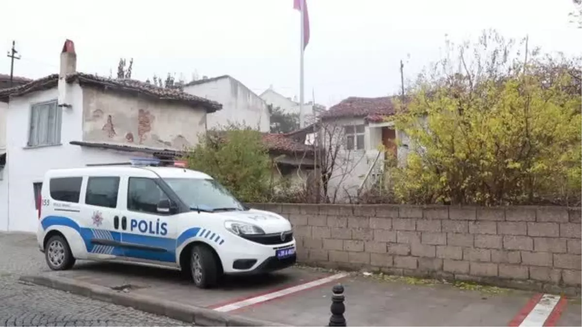 Kırklareli\'nde bir kişi, yalnız yaşadığı evinde ölü bulundu