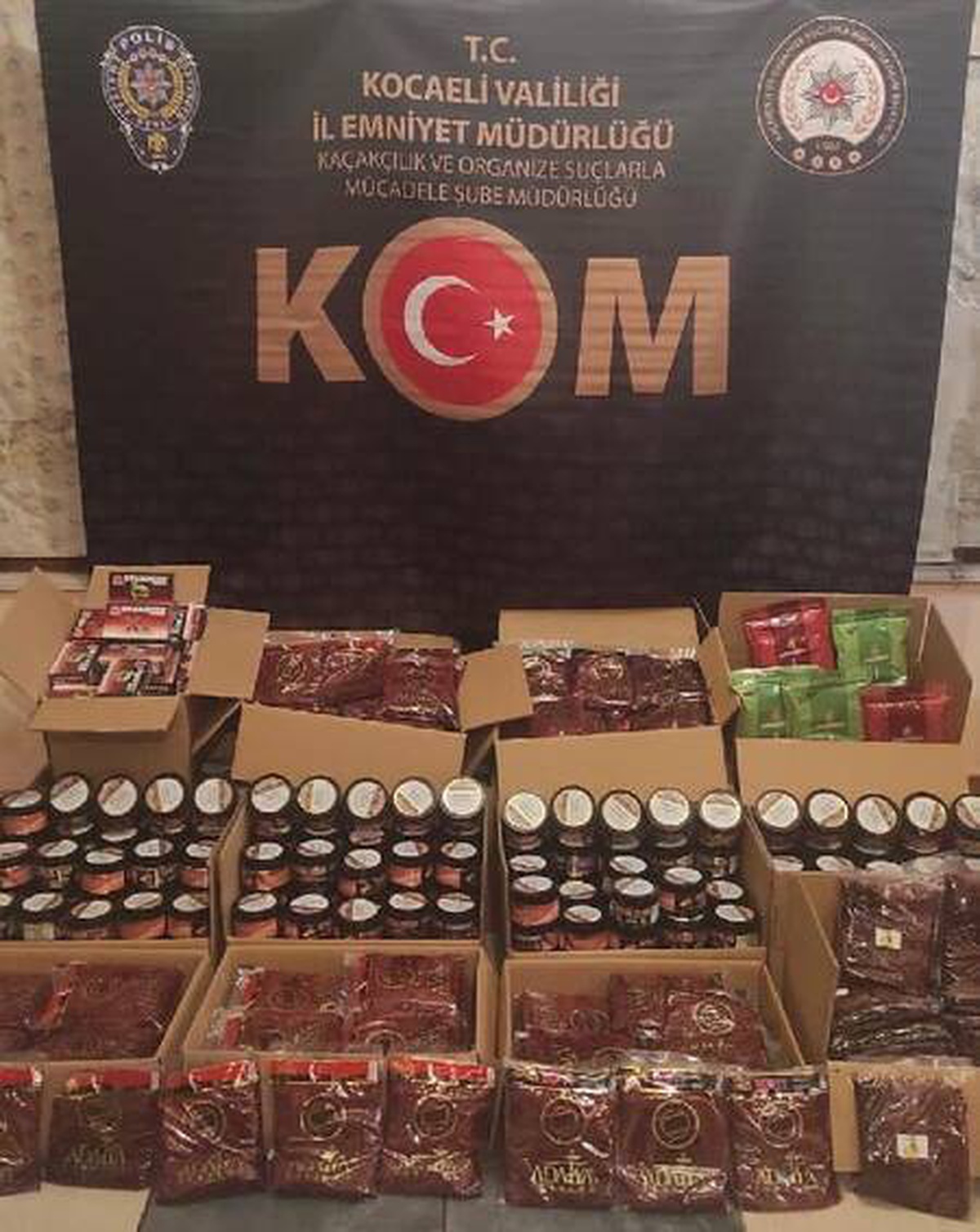 Kocaeli\'de 1 ton 70 kilo kaçak nargile tütünü ele geçirildi