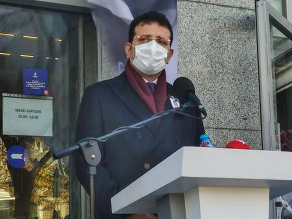 KORONAVİRÜSTEN ÖLEN İBB DOKTORU ÜMİT ERDEM İÇİN ANMA
