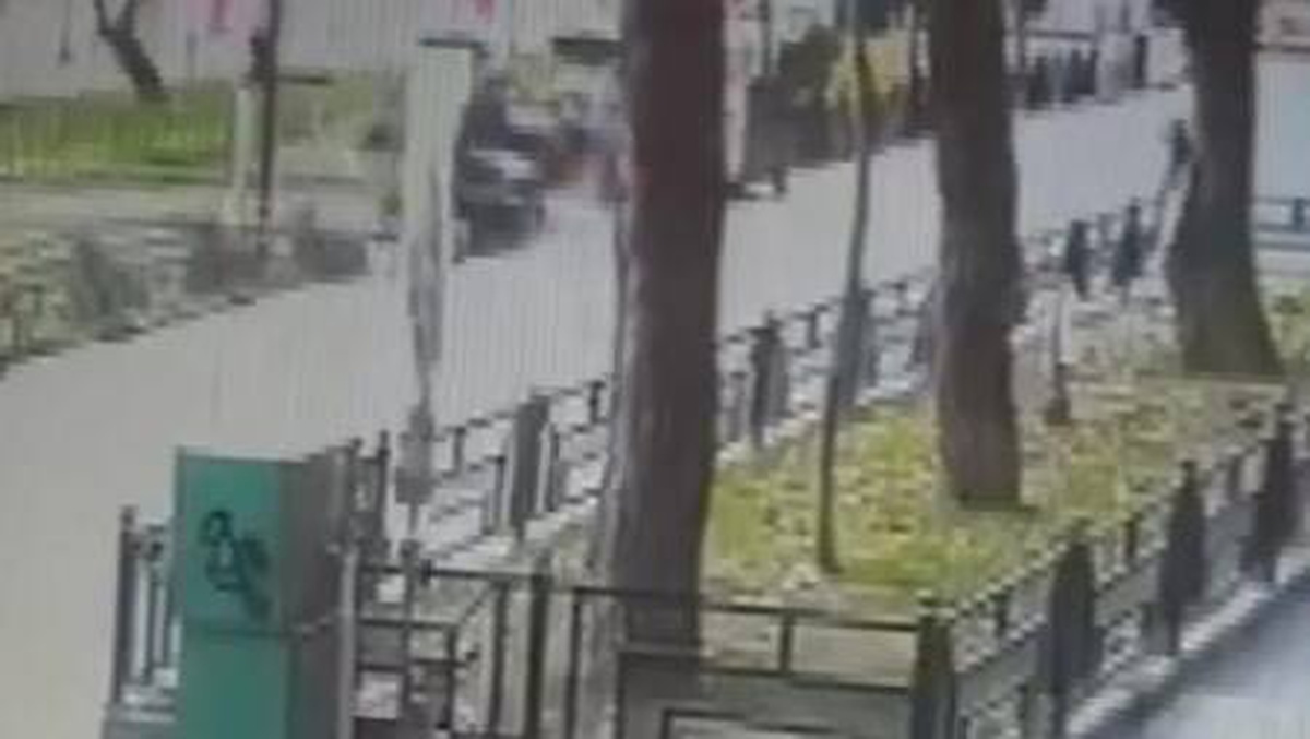 Motosikletli kuryelerin feci kazası kamerada