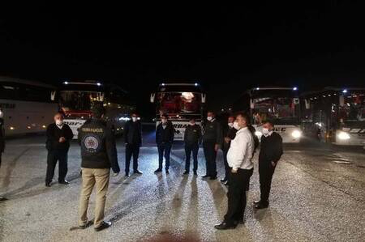 Otobüs şoförleri, göçmen kaçakçılığı suçu ve cezası hakkında bilgilendirildi