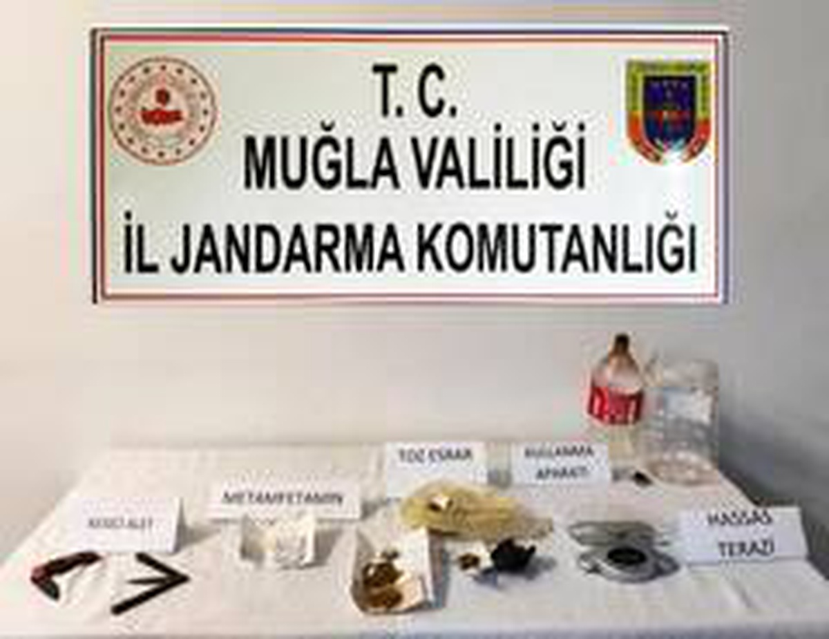 Pansiyondan esrar ticaretine 4 gözaltı