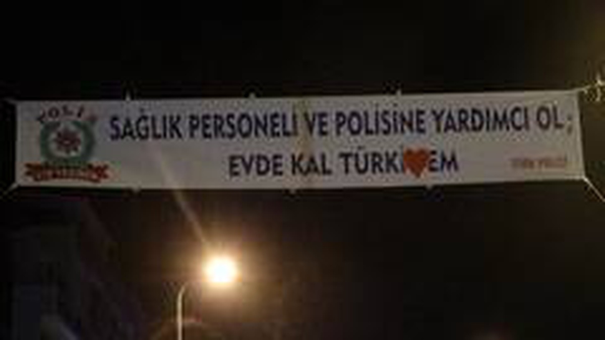 Uşak\'ta kısıtlamanın başlamasıyla sokaklar boş kaldı