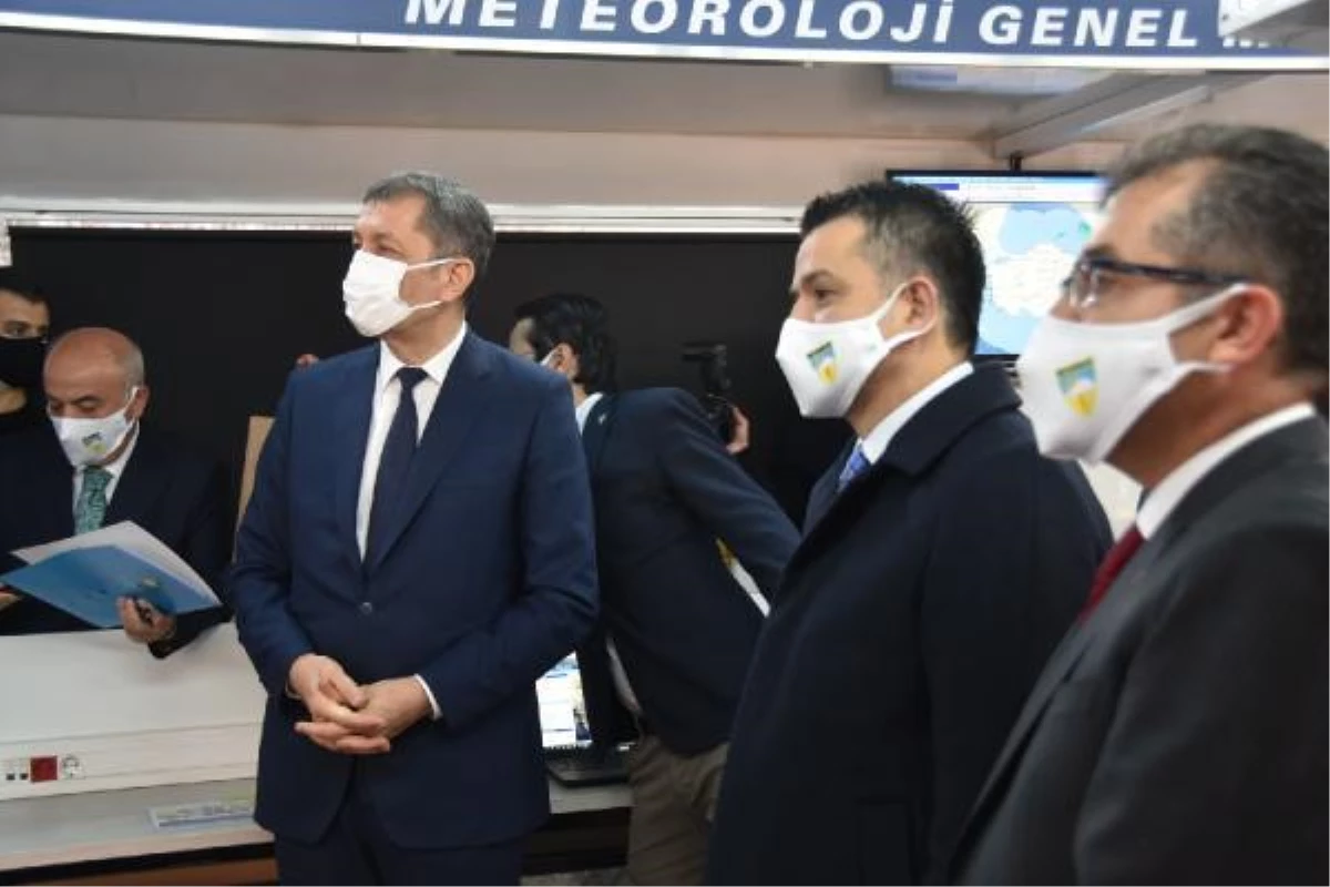 Bakan Pakdemirli: Meteorolojik verilerin yerli otomobilimize entegrasyonu konusunda çalışma başlattık