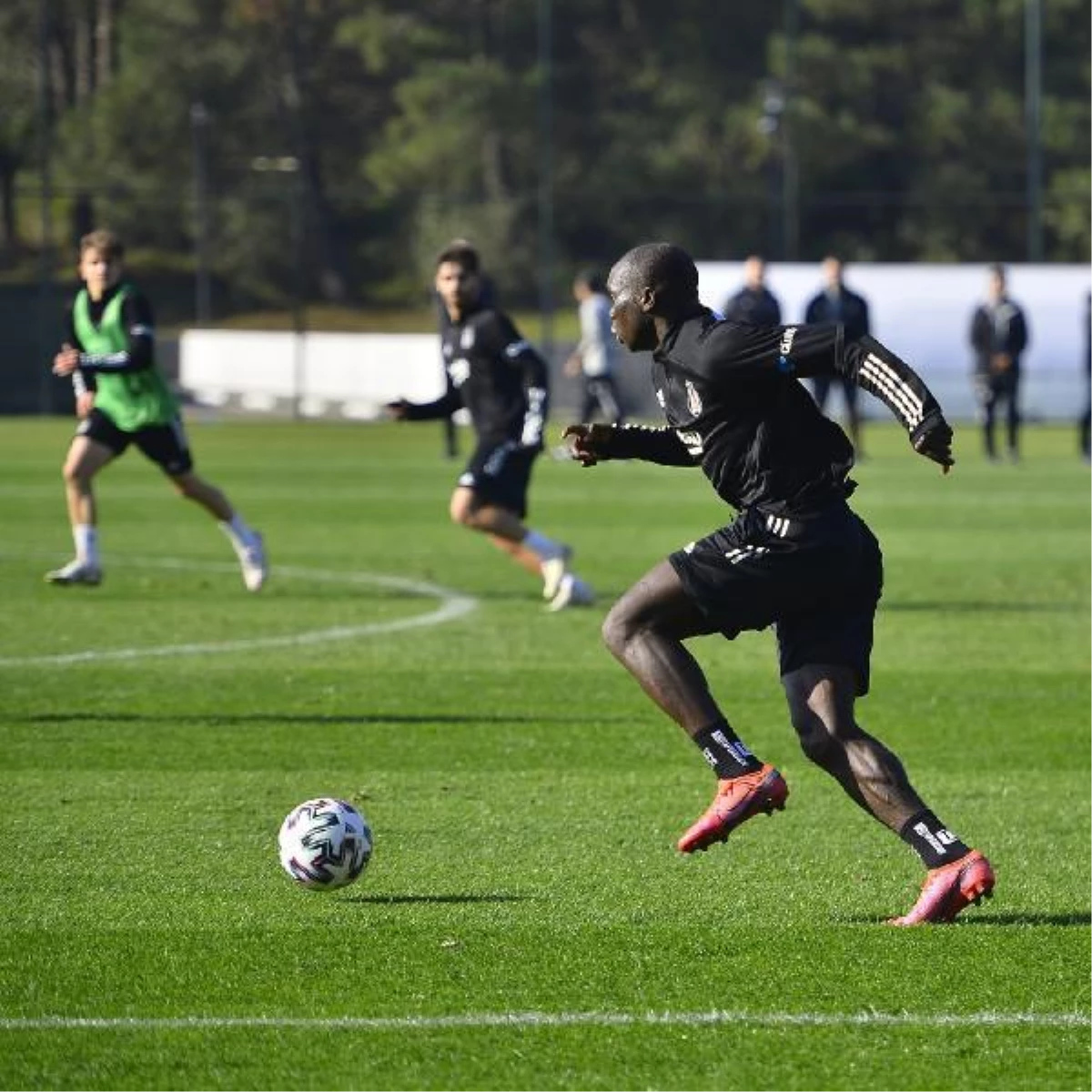 Beşiktaş kondisyon ve taktik çalıştı