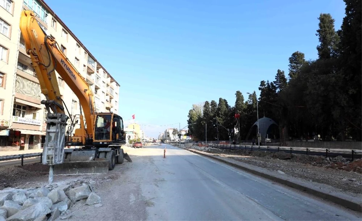 Son dakika haberleri: Büyükakın, Karamürsel\'deki yol yapım çalışmalarını inceledi