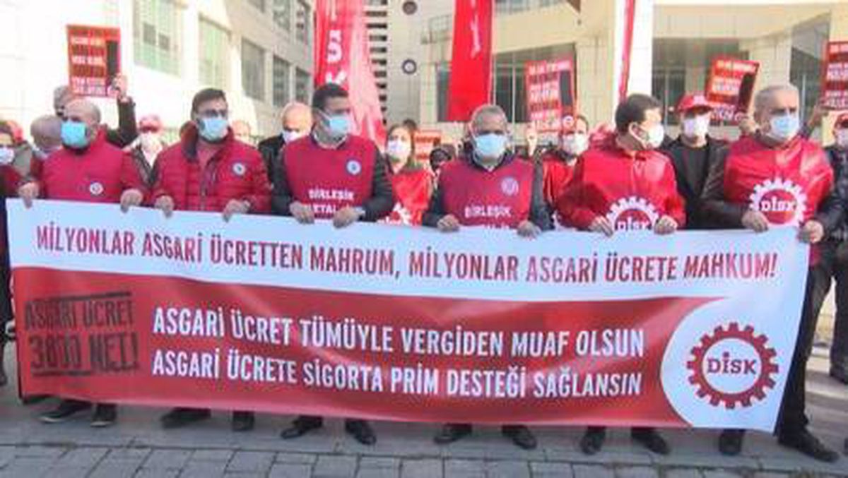 DİSK\'ten vergi dairesi önünde açıklama