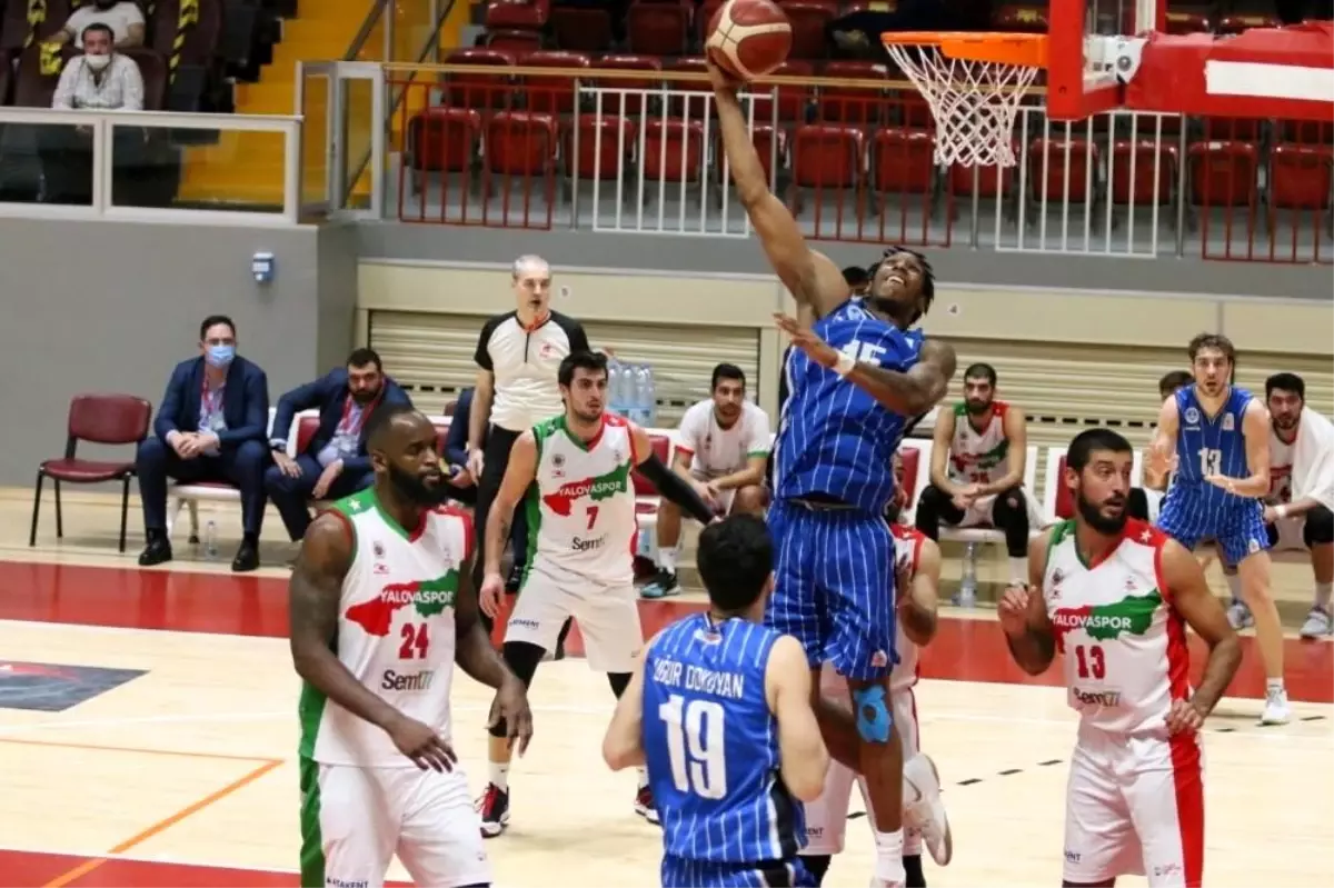 Kağıtspor deplasmanda konuk olduğu Semt77 Yalovaspor\'u 70-58 mağlup etti