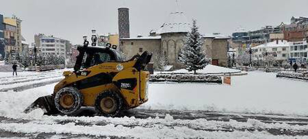 Erzurum, Ardahan ve Ağrılılar güne karla uyandı