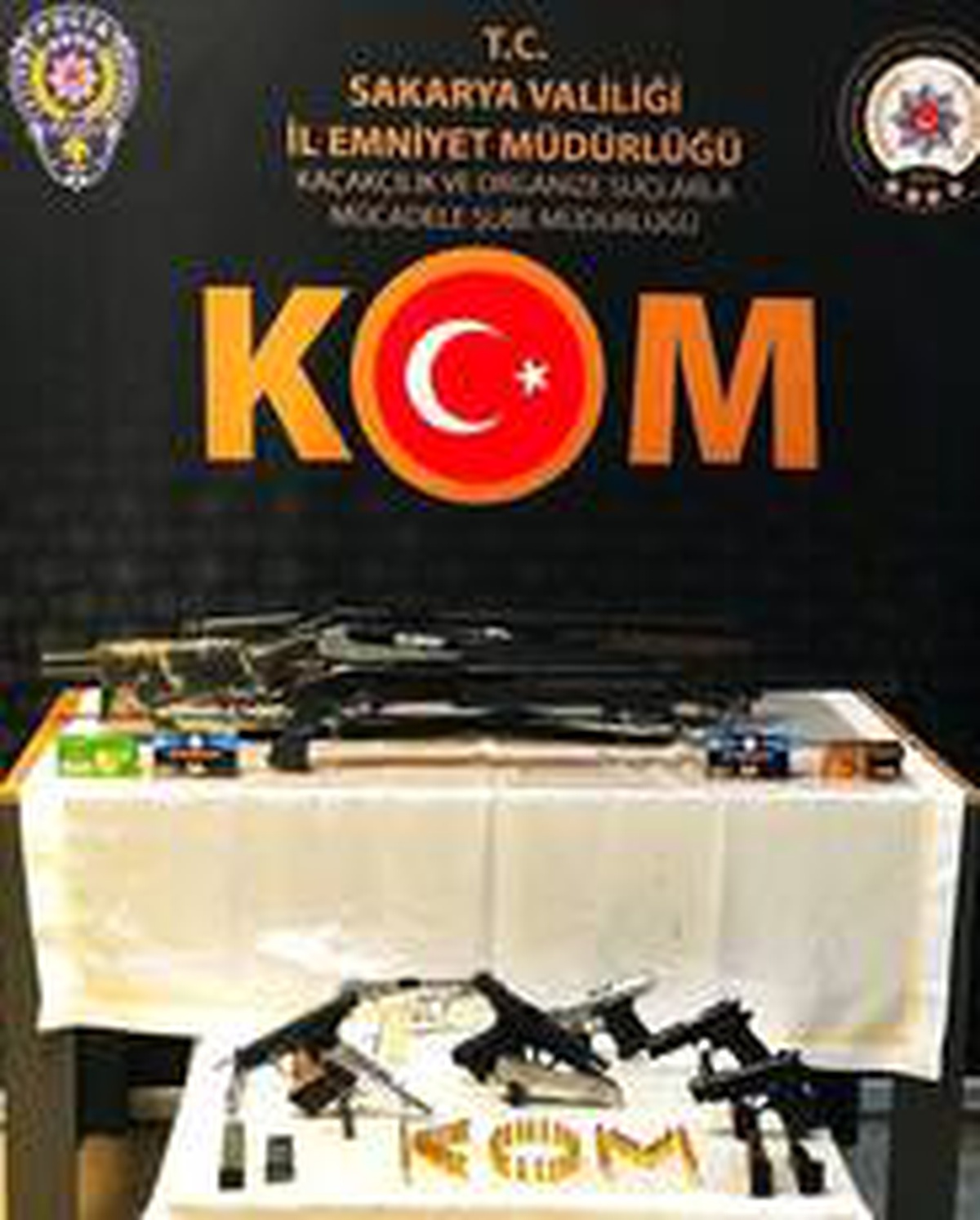 Sakarya\'da 14 adrese baskın: 9 gözaltı