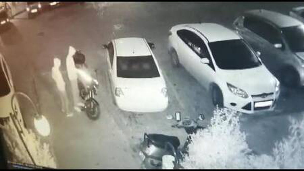 Maltepe\'de 2 şüpheli motosikleti böyle çaldı