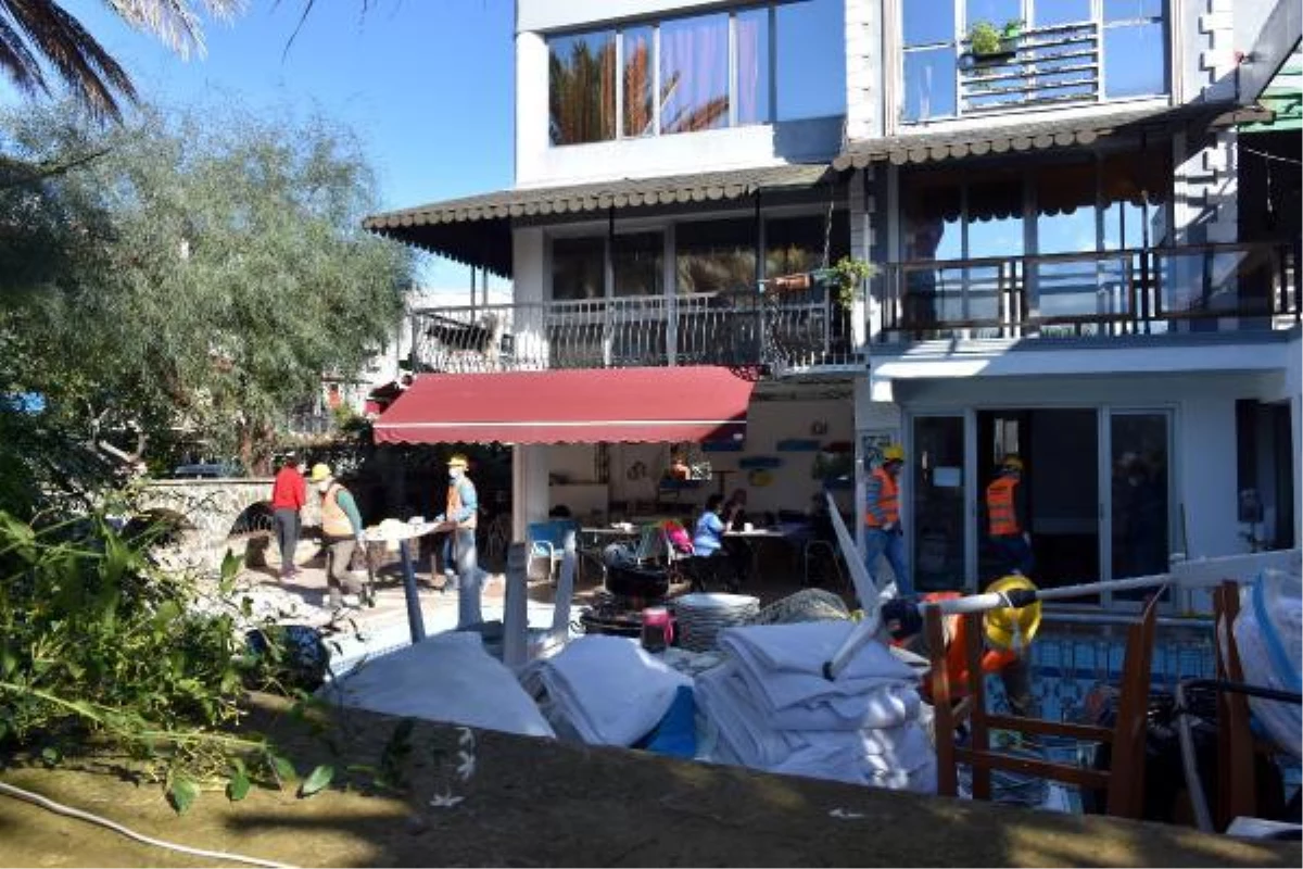 Marmaris\'te depreme dayanıksız otel, yıkım için boşaltılmaya başlandı