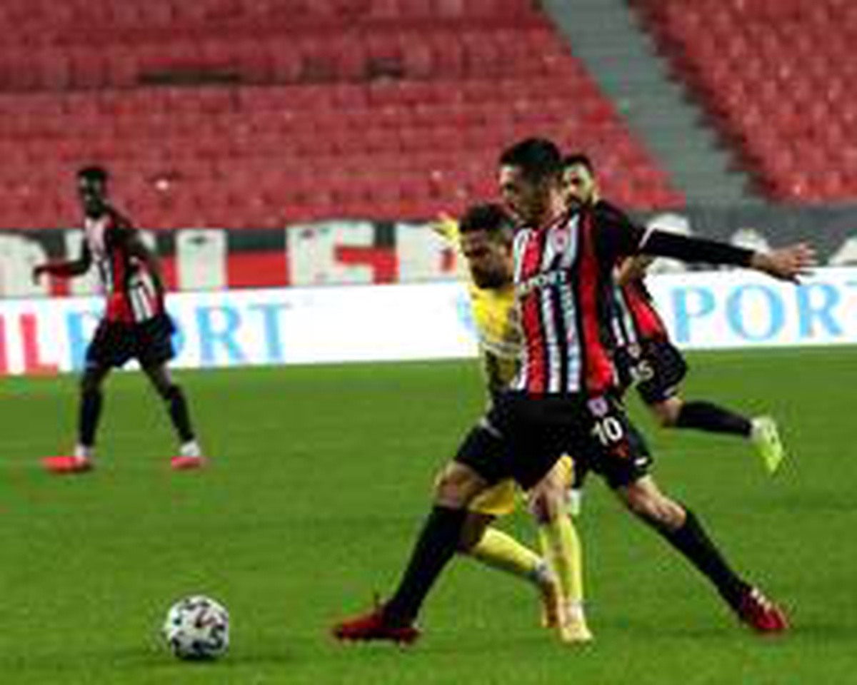 Samsunspor ve Nurullah Aslan geçen sezonki formunu aratıyor
