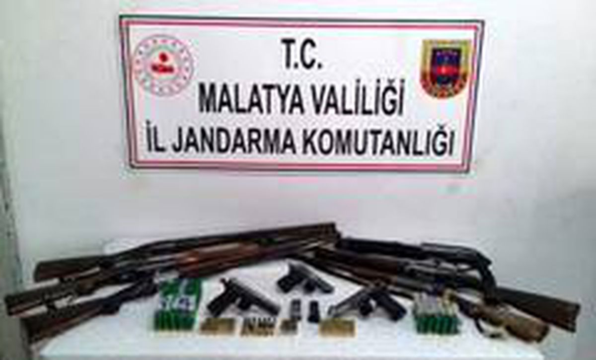 Silah kaçakçılarına operasyon