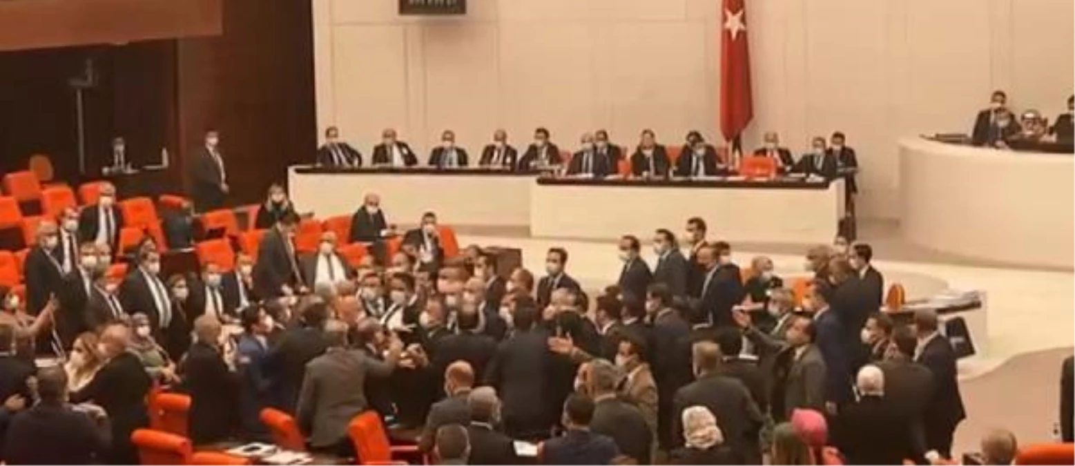 TBMM Genel Kurulu\'nda arbede! AK Parti ve CHP milletvekilleri birbirine girdi