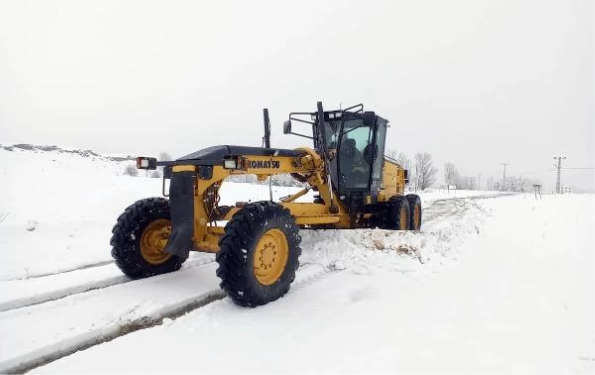 Tunceli\'de 132 köy yolu kardan kapandı
