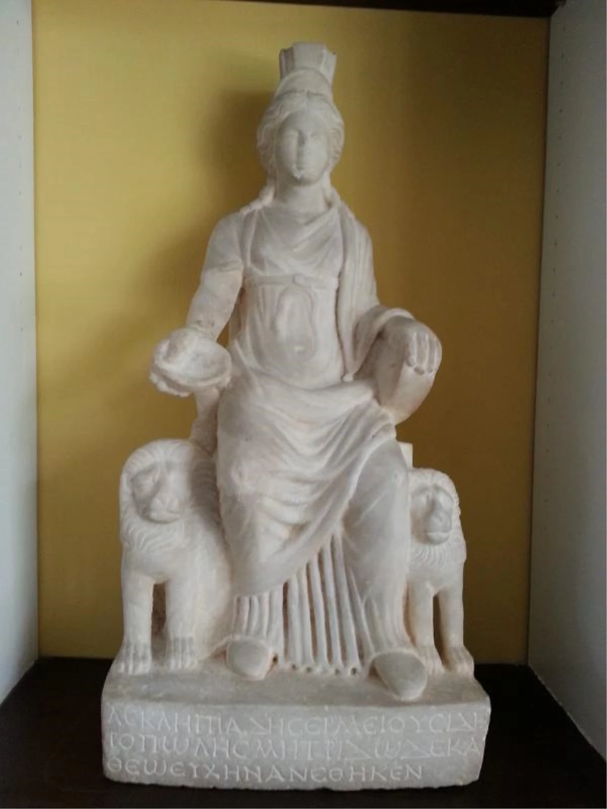 Ana tanrıça heykeli \'Kybele\', 60 yıl sonra Türkiye\'ye dönüyor