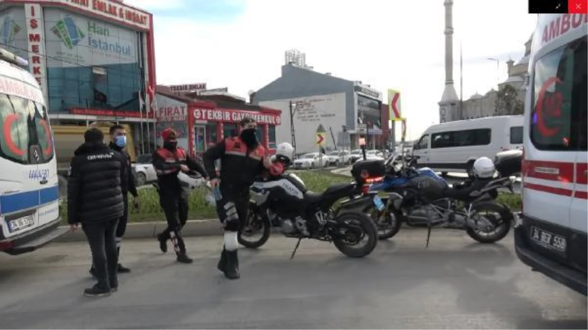 Arnavutköy\'de hafif ticari araç motosikletli jandarmaya çarptı: 1 yaralı