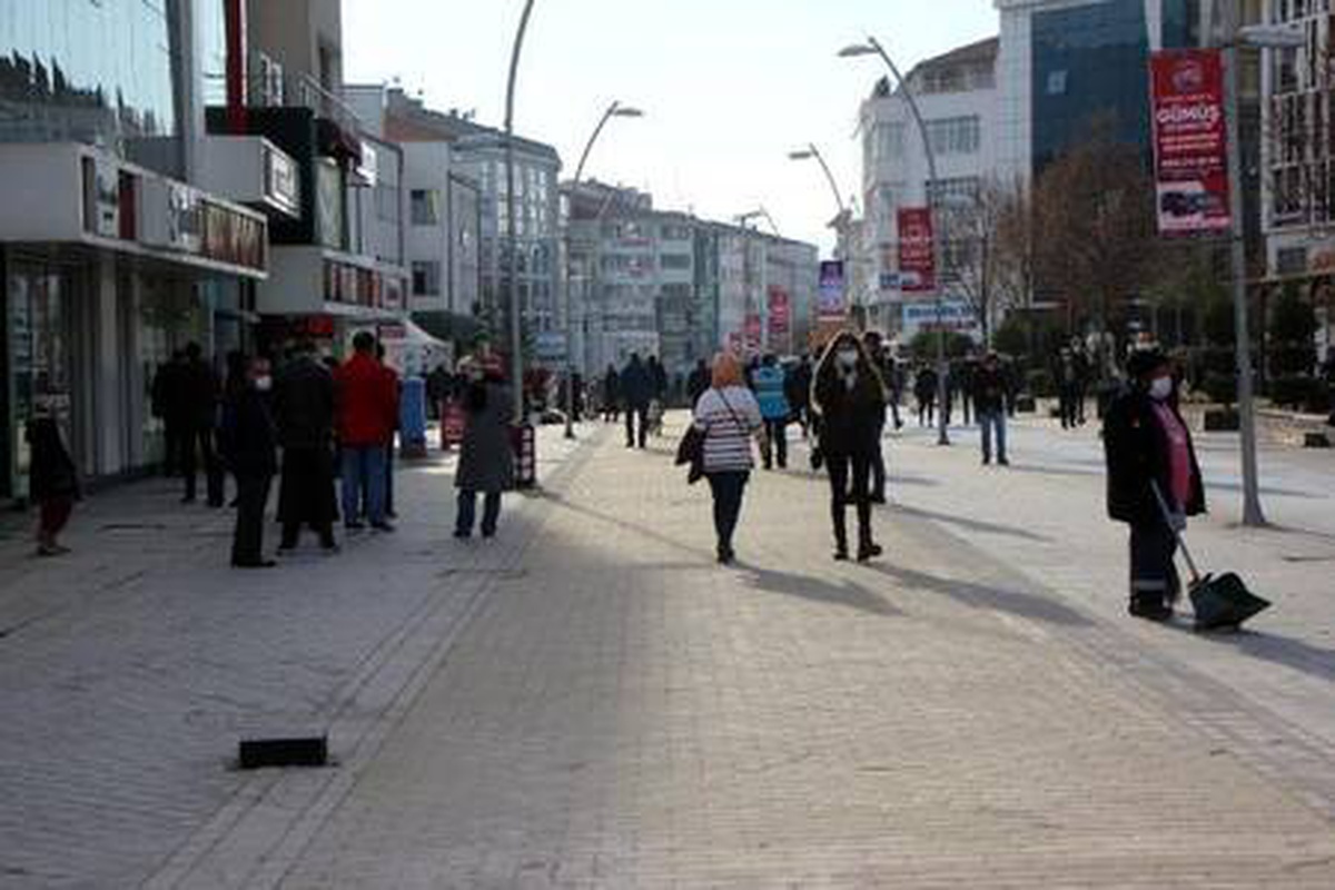 Bolu\'nun en işlek caddesinde kısıtlama