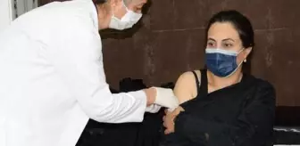 Çin aşısında gönüllü vatandaşlara ikinci doz aşılama yapıldı! Herhangi bir yan etkiye rastlanmadı