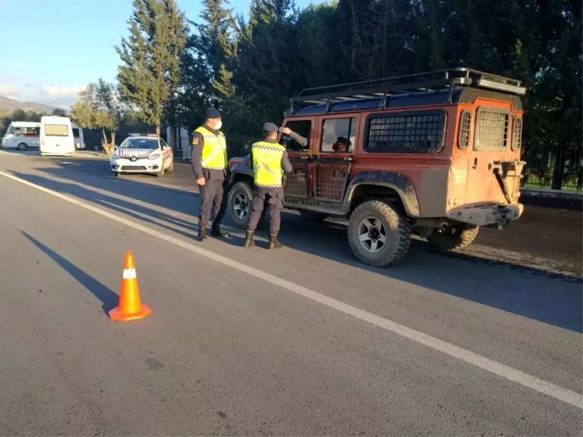 Emniyet kemeri denetiminde 114 araca ceza uygulandı