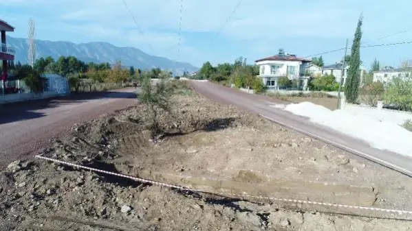 Son dakika haberi: İş makineleriyle yol çalışmasında Selçuklu döneminden yapı bulundu