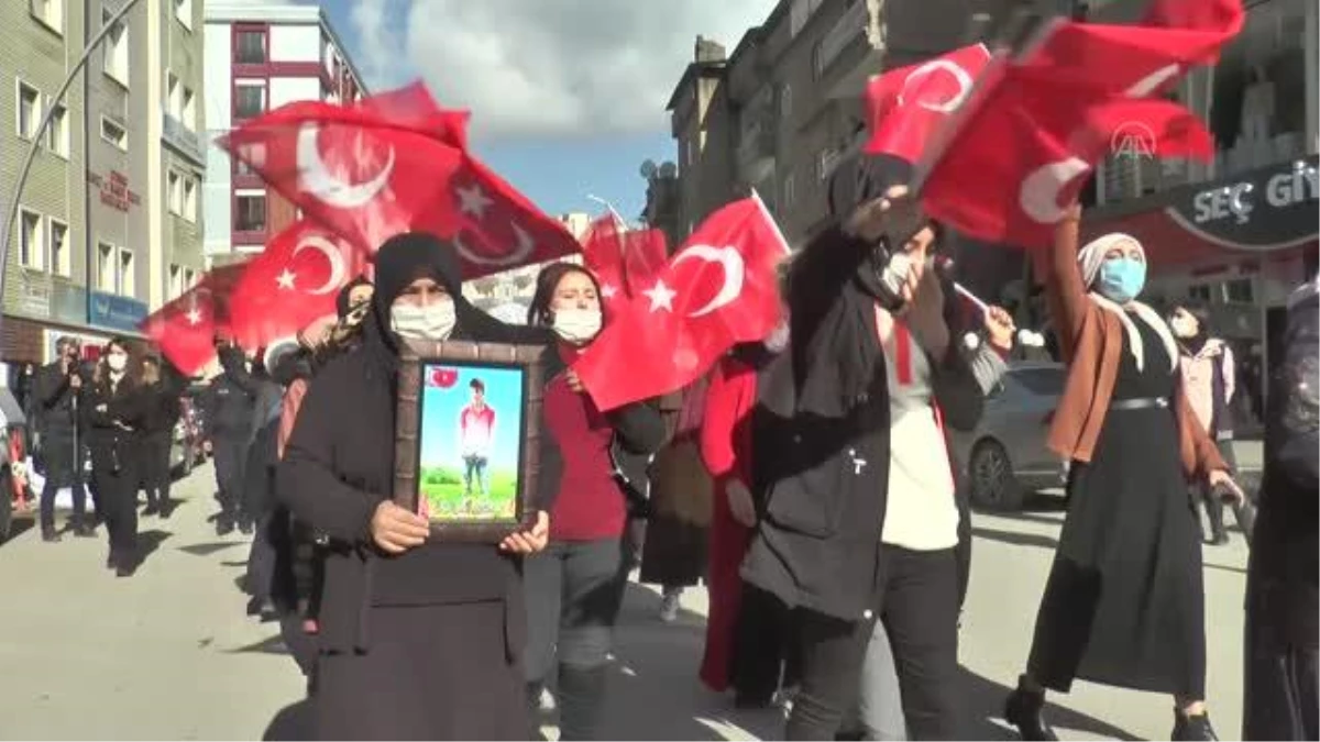 Terör mağduru aileler HDP İl Başkanlığı binası önünde eylem yaptı