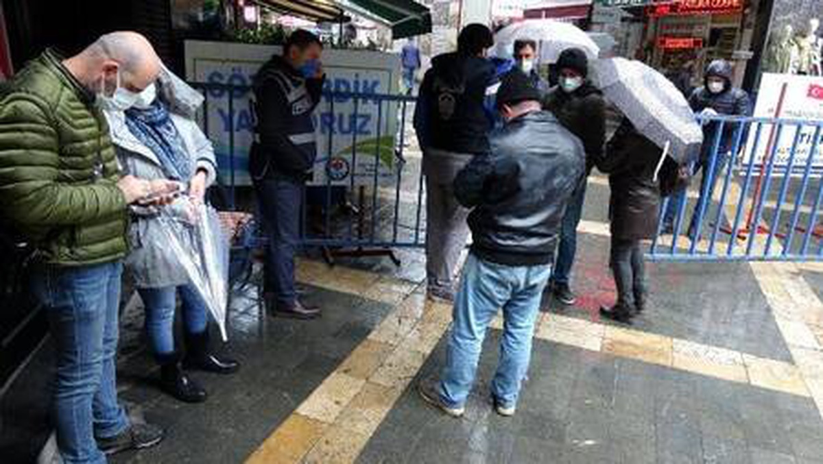 Trabzon\'un kalabalık cadde ve sokağına HES kodu ile giriliyor