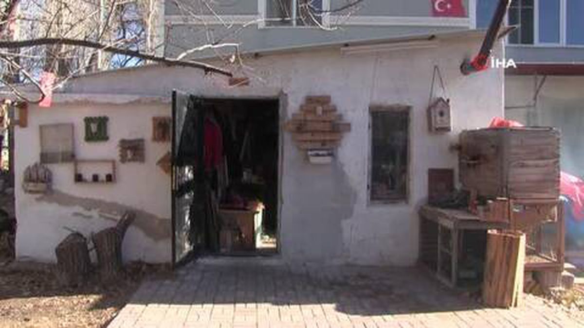 Çivi çakmayı bilmiyordu, Türkiye\'ye satış yapıyor