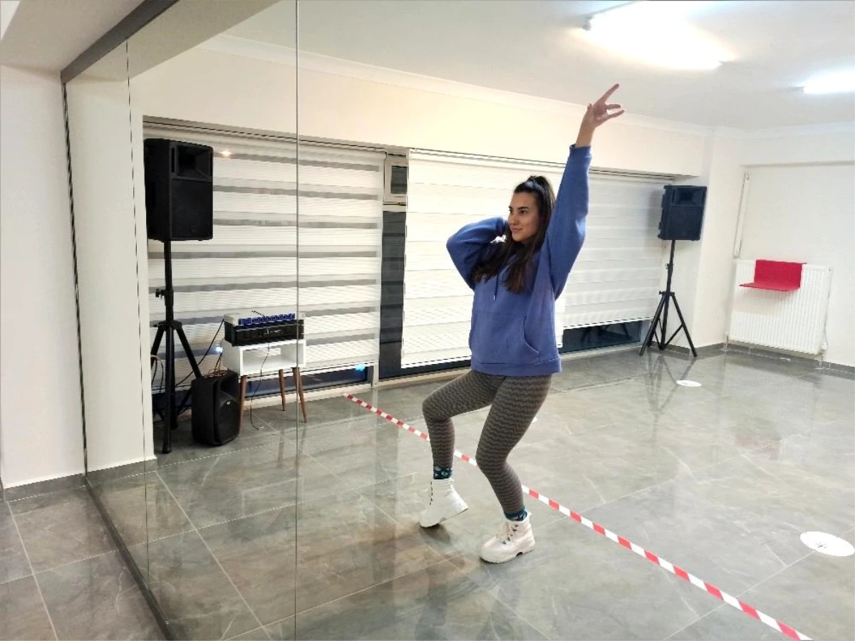 Dans eğitimini aksatan kısıtlamalara online çözüm