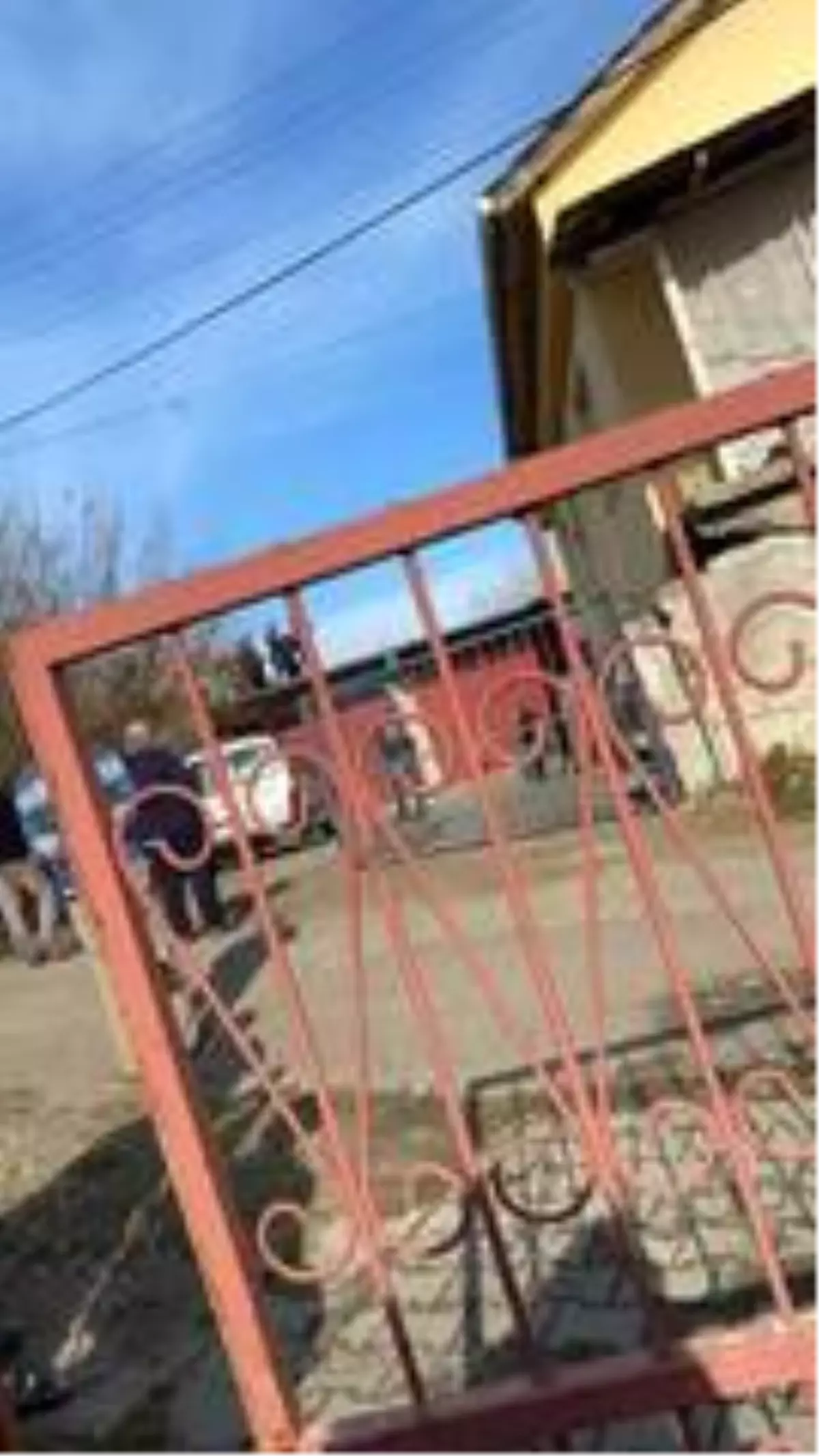 Hırsızlık zanlısı ev sahibini spreyle etkisiz hale getirdi