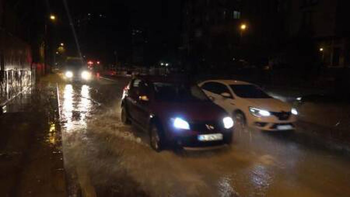 İzmir\'de sağanak etkili oldu