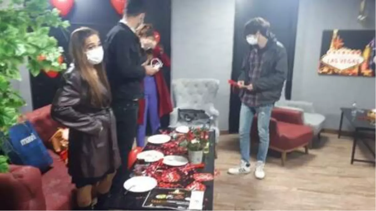 Son dakika haber: Koronavirüsün arttığı Adana\'da doğum günü partisine baskın