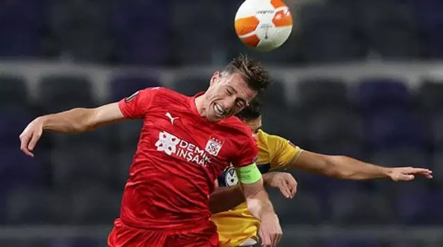 Maccabi Tel Aviv'e 1-0 yenilen Sivasspor, Avrupa Ligi'ne havlu attı Maccabi Tel Aviv'e 1-0 yenilen Sivasspor, Avrupa Ligi'ne havlu attı