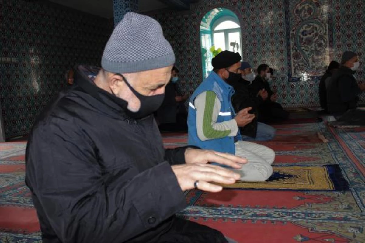 Diyarbakır\'da eller semaya yağmur duası için kalktı