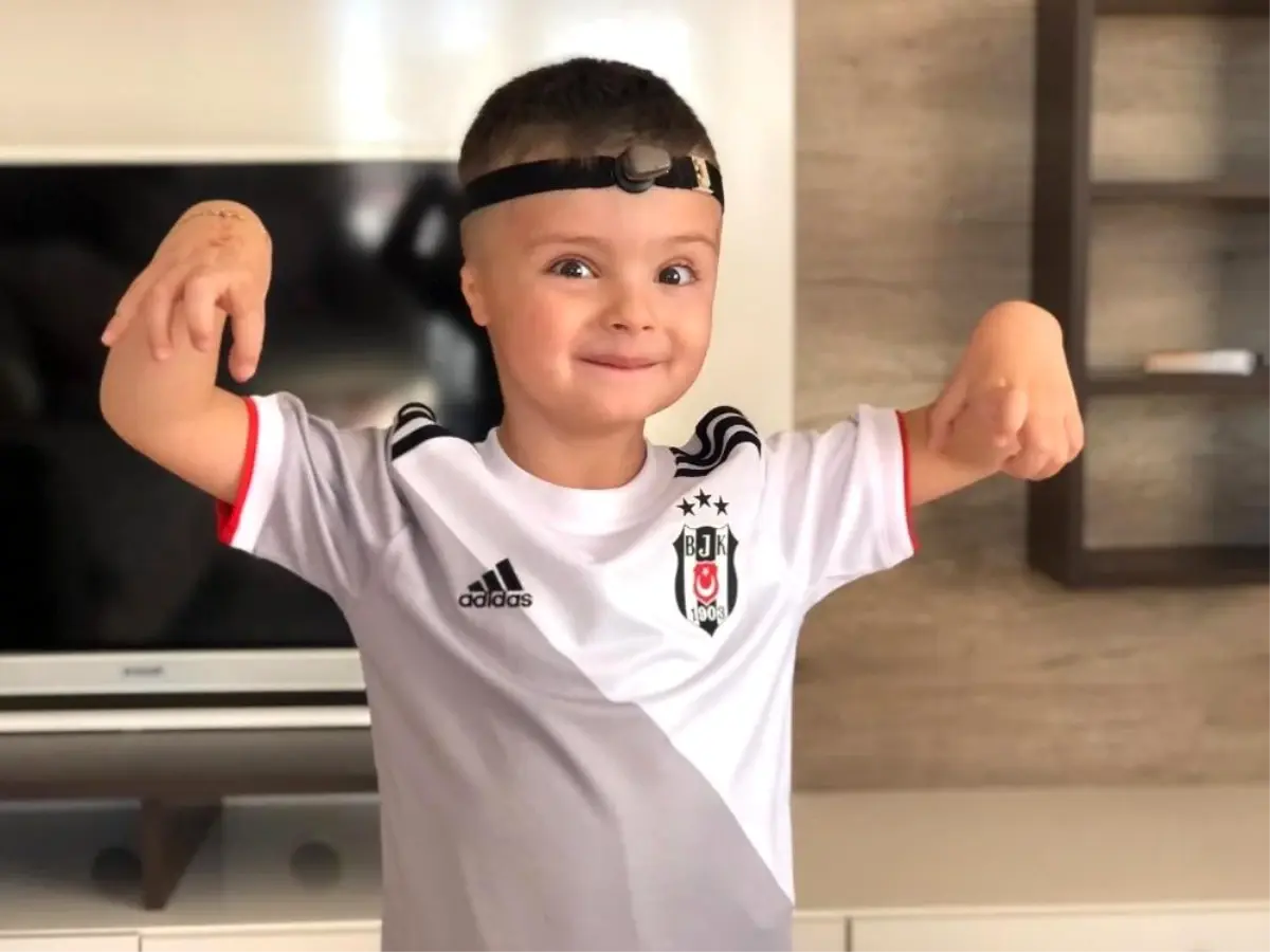 Mustafa Efe kulaklarına kavuşmasının ardından Beşiktaş maçını izlemek istiyor