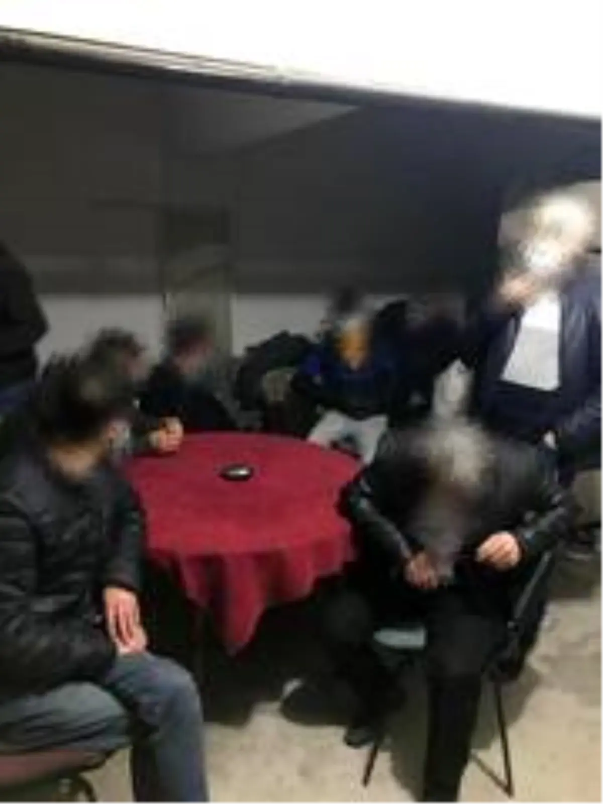 Son dakika haberleri... Polisten \'bodruma\' kumar baskını