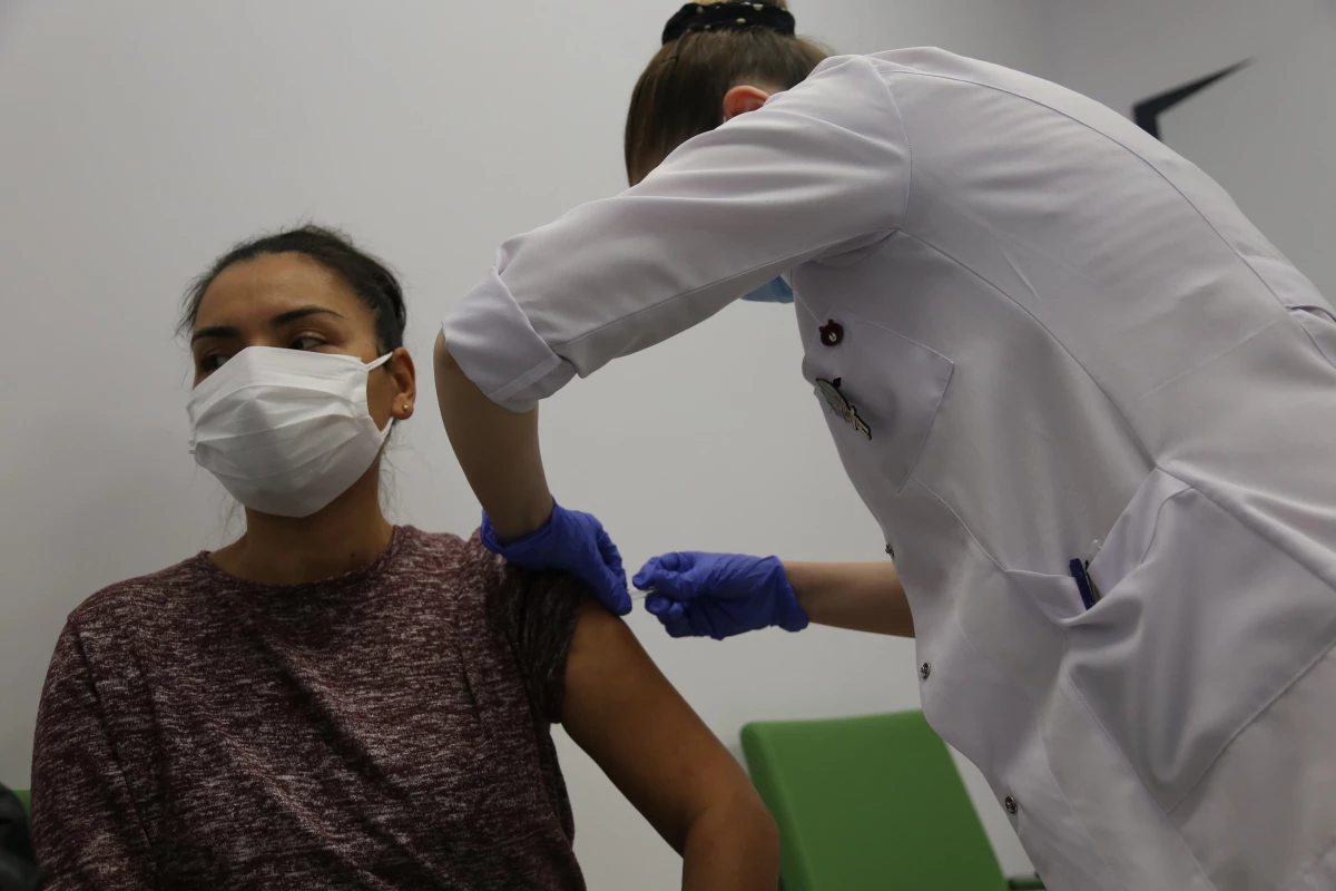 2. dozu yapılan Çin aşısının yan etkileri neler? Merakla beklenen soru yanıtlandı