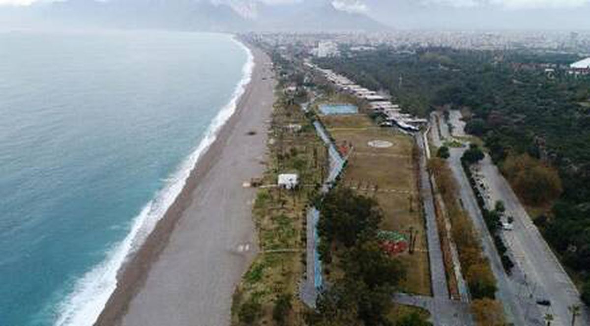 Antalya\'da sokaklar boş kaldı