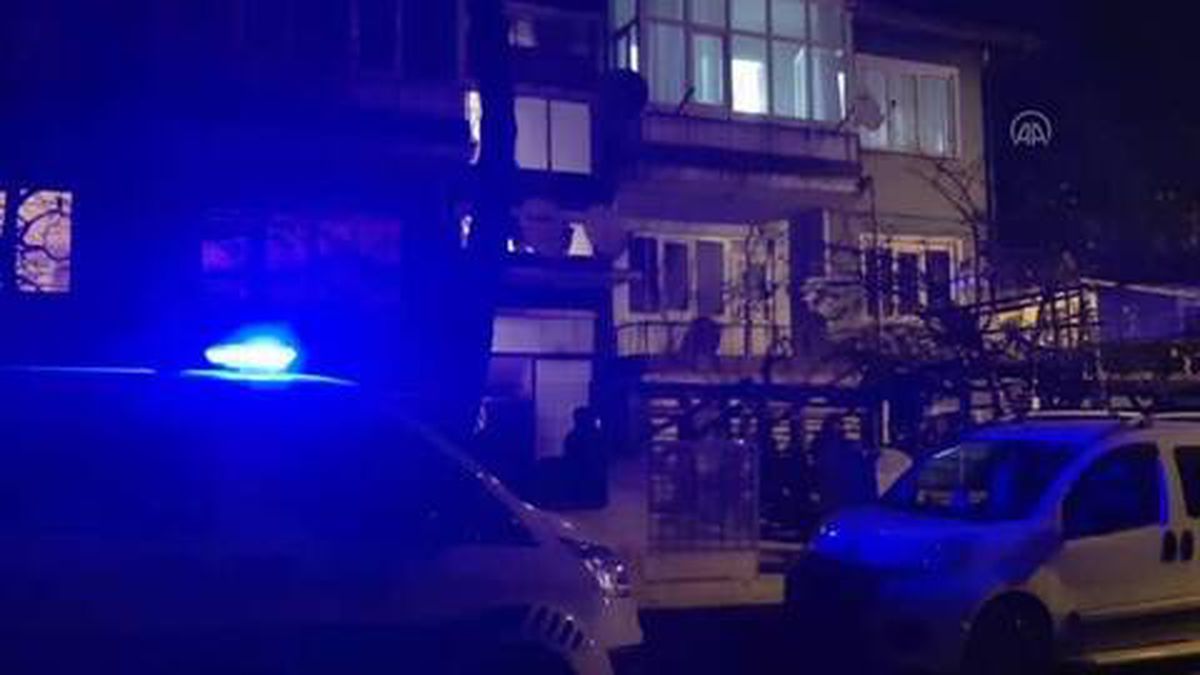 Bir kişi evde bıçakla öldürülmüş halde bulundu