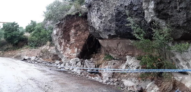 Bodrum'da tonlarca ağırlıktaki dev kaya parçası yola düştü