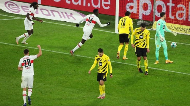 Borussia Dortmund, evinde Stuttgart'a 5-1 mağlup oldu