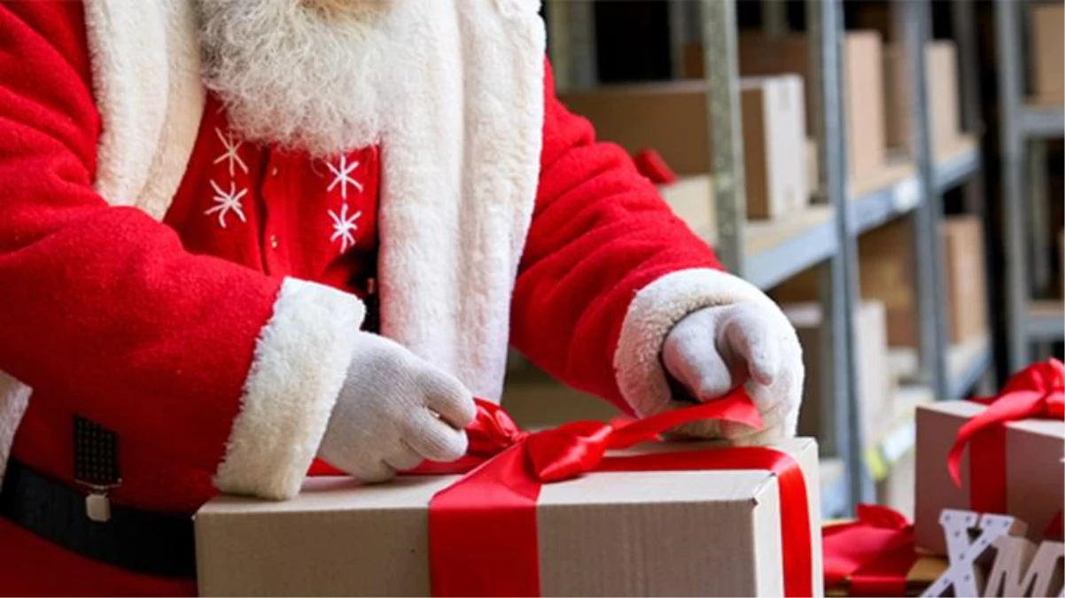 Huzurevinde hediye dağıtan \'Noel Baba\' en az 45 kişiye koronavirüs bulaştırdı