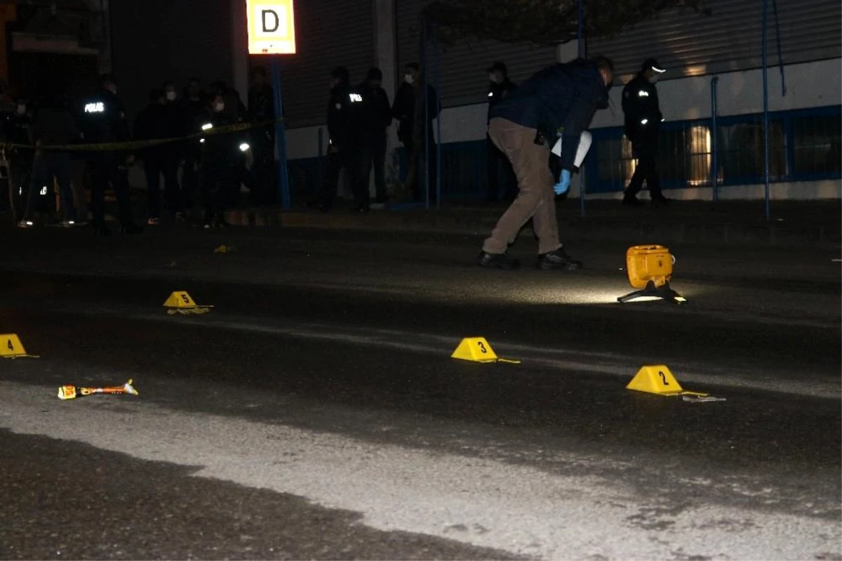 Kapalı kahvehanede birbirlerine kurşun yağdılar: 1 yaralı