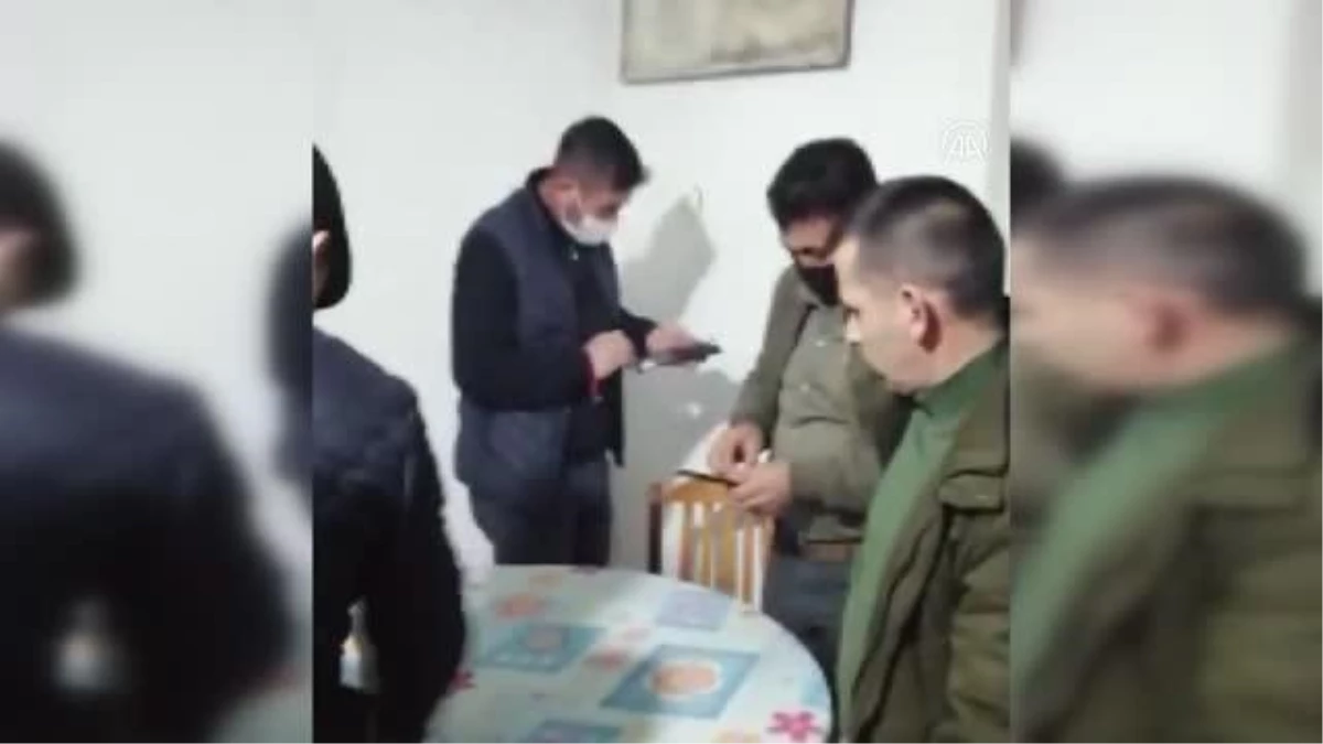 Bağ evinde kumar oynayan 11 kişiye 48 bin lira ceza kesildi
