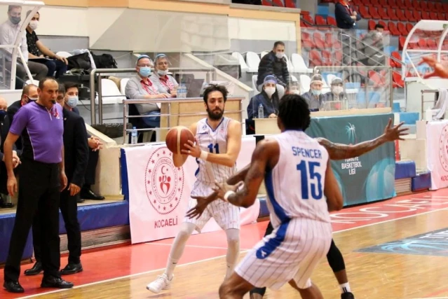 Erkekler Basketbol 1. Ligi: Kocaeli BŞB Kağıtspor: 72 - Denizli Basket: 91