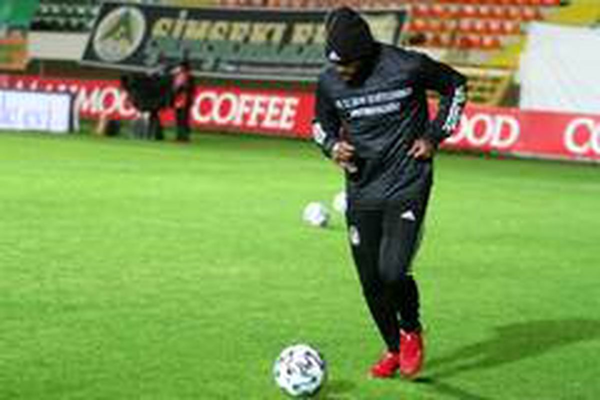 Süper Lig: Medipol Başakşehir: 0 - Gaziantep FK: 0 (Maç devam ediyor)